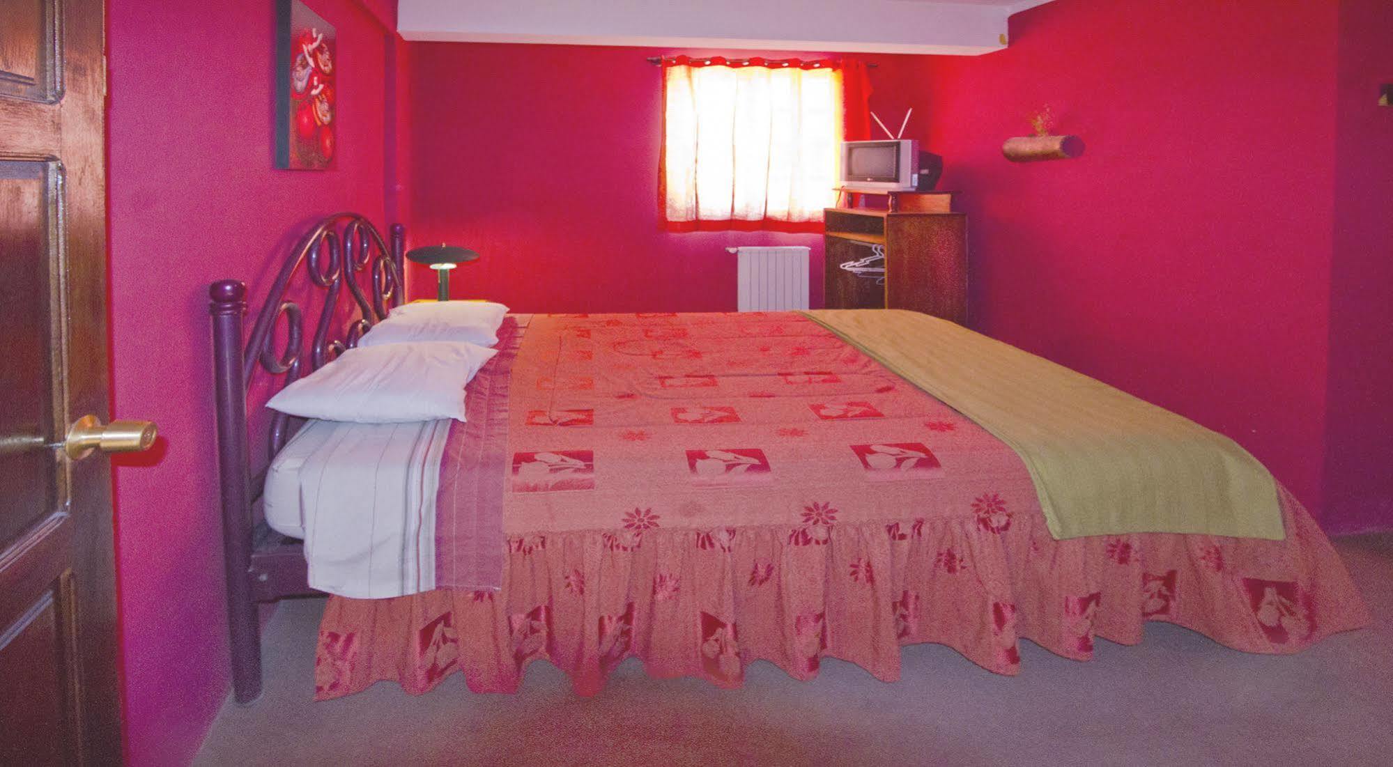 Tonito Hotel Уюни Екстериор снимка