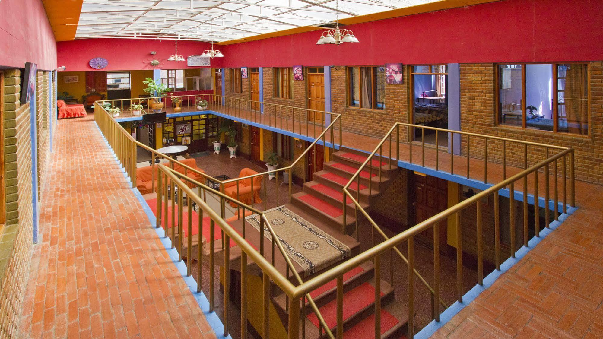 Tonito Hotel Уюни Екстериор снимка